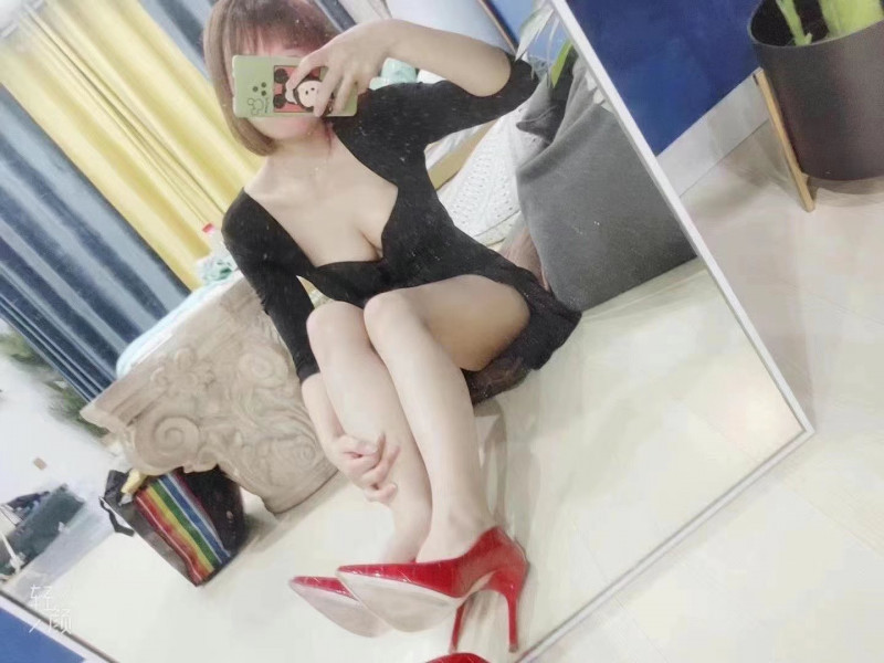 秦淮区洪武路小姐姐